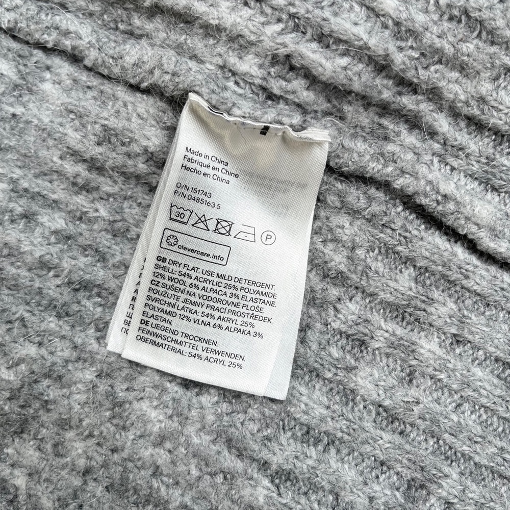 H&M | Ribbed Knit Zip Sweater - Picture 13 of 16